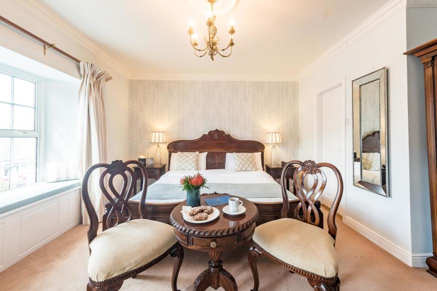 Blue Haven Hotel, The